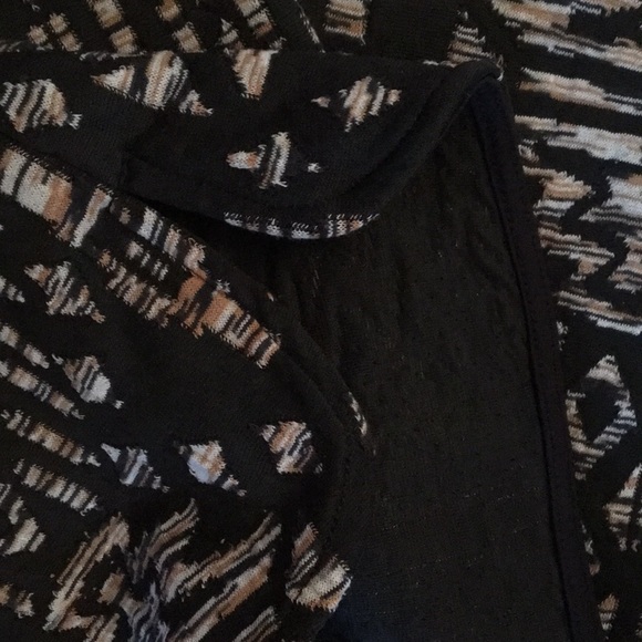 H & M Tribal Print Long Sleeve Top Black & White S - Picture 3 of 4